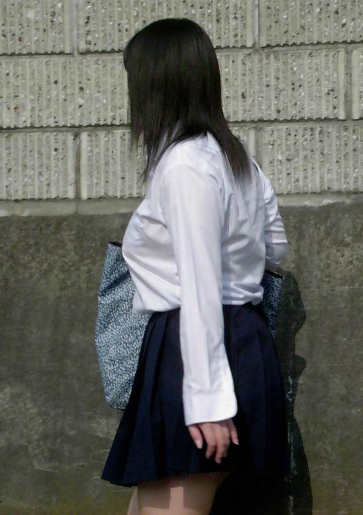  爆乳 JK画像！パンパンおっぱいの制服！