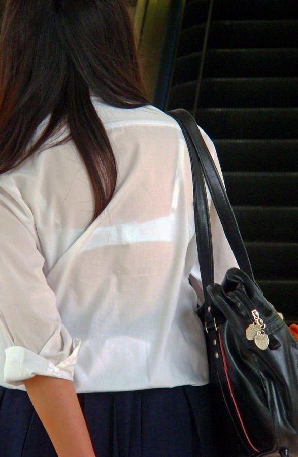  JK街撮り画像！ピチピチムチムチエチエチ制服姿！