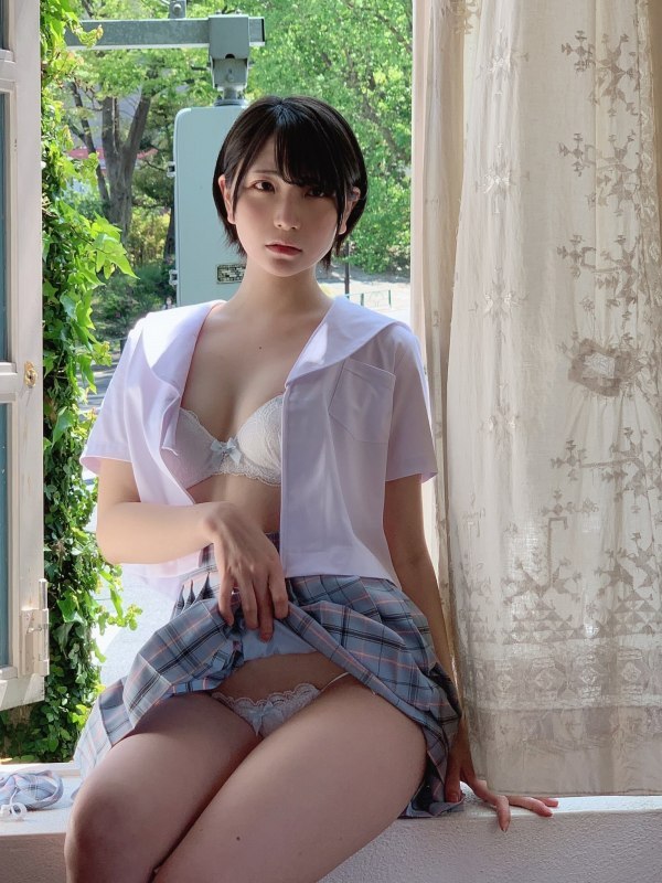  コスプレイヤー パンチラ画像！激シコな最高のパンティ！