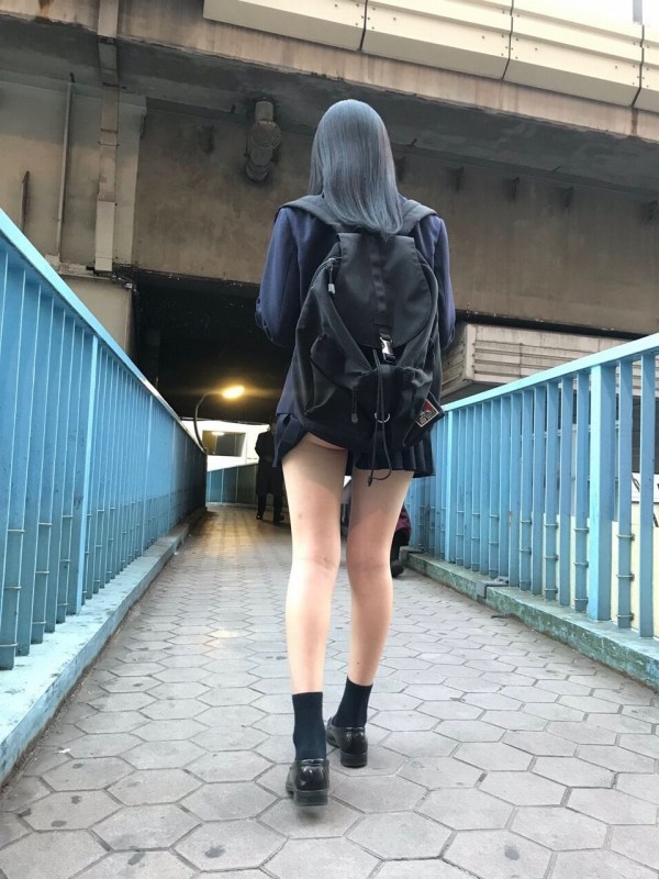  JKミニスカパンチラ画像！超ミニスカって感動だよな！