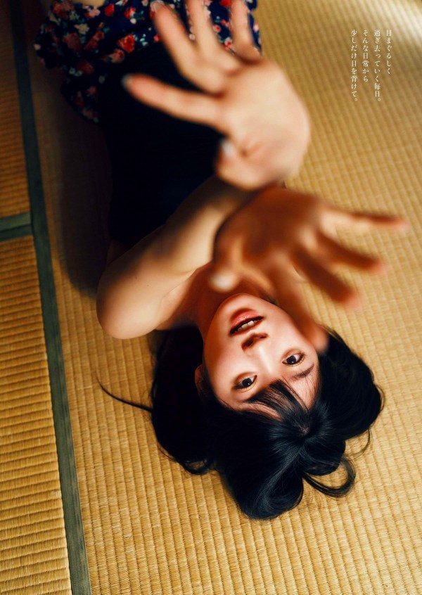  進藤あまね エロ画像！お宝胸チラ・ブルルンおっぱいが激シコGIF