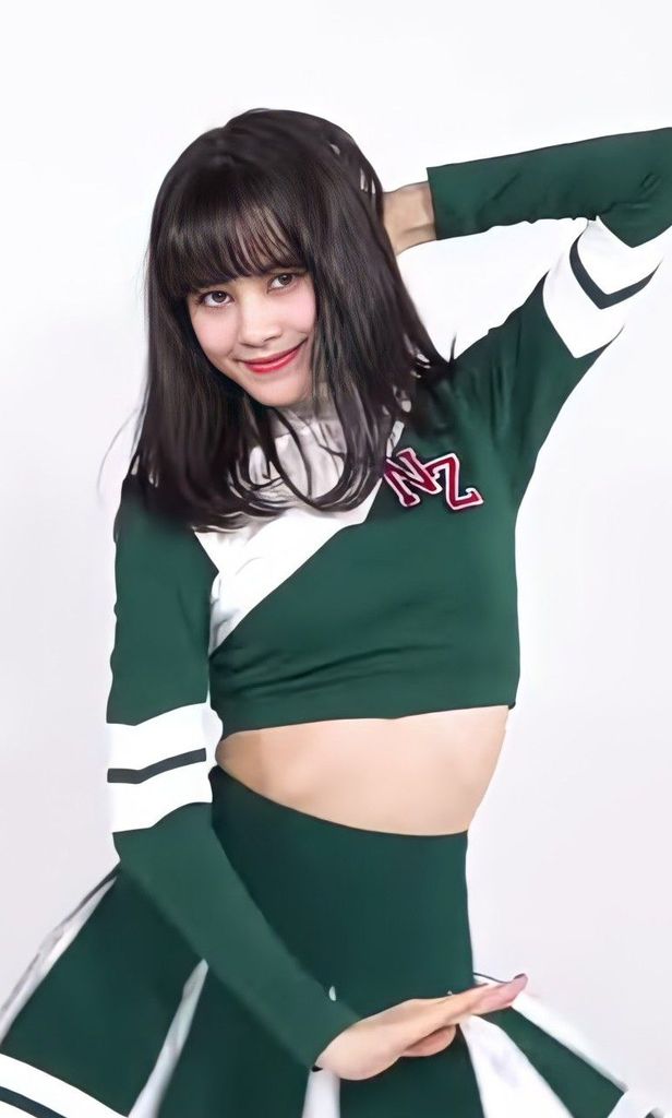  NiziU（ニジュー）エロ画像！おっぱい・パンチラ・太ももが激シコお宝！