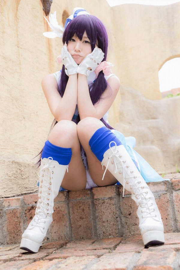  コスプレイヤー パンチラ画像！激シコな最高のパンティ！