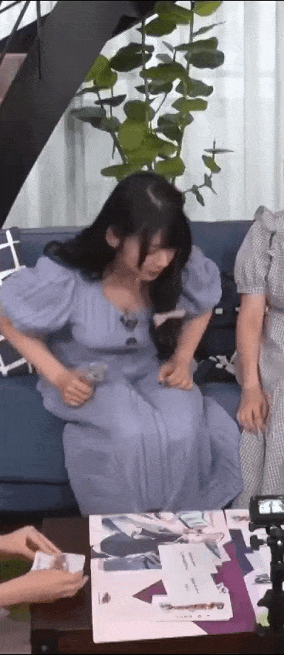  進藤あまね エロ画像！お宝胸チラ・ブルルンおっぱいが激シコGIF