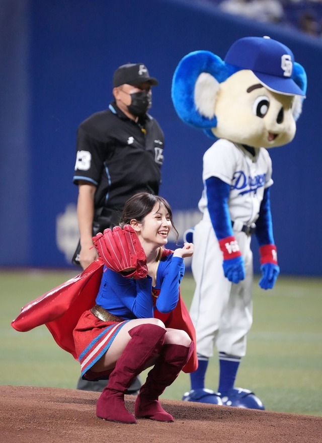  コスプレイヤー パンチラ画像！激シコな最高のパンティ！