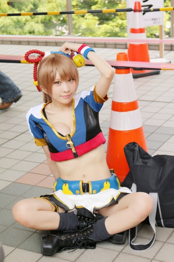  コスプレイヤー パンチラ画像！激シコな最高のパンティ！
