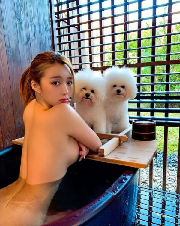  インスタ エロ画像！乳首出しヌード・おっぱいポロリの激シコハプニング！