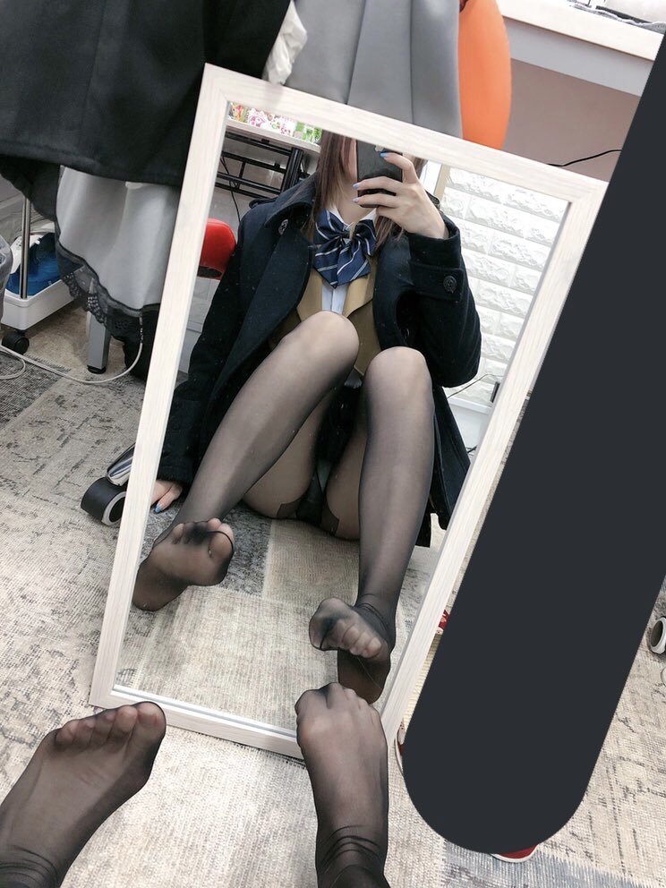  JK パンストエロ画像！黒タイツやベージュストッキング！