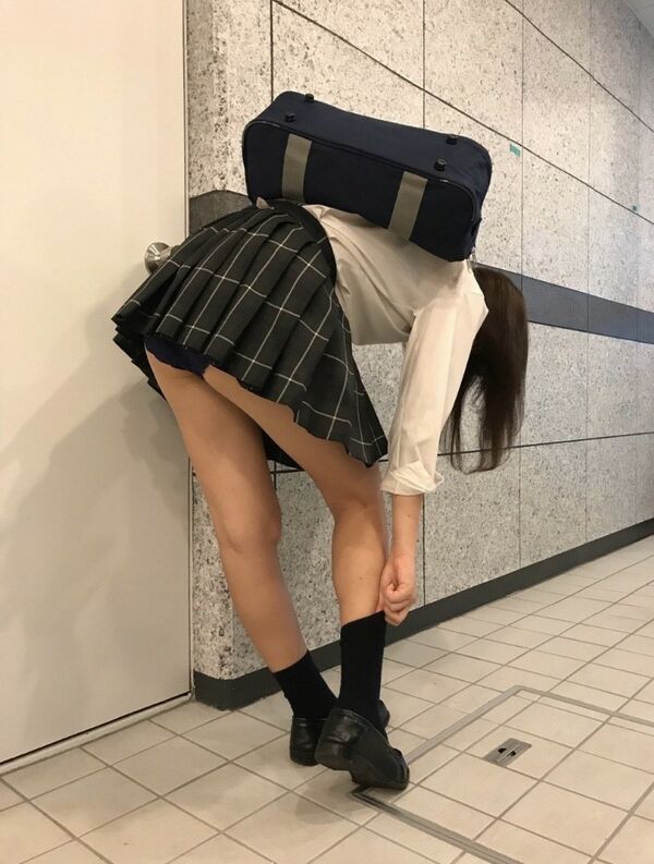  JK街撮り画像！ピチピチムチムチエチエチ制服姿！