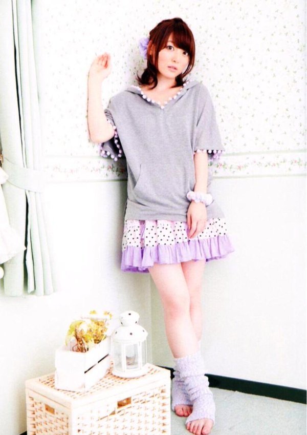  花澤香菜 エロ画像！パンチラ・胸チラおっぱい・フェラ顔が抜けるお宝！