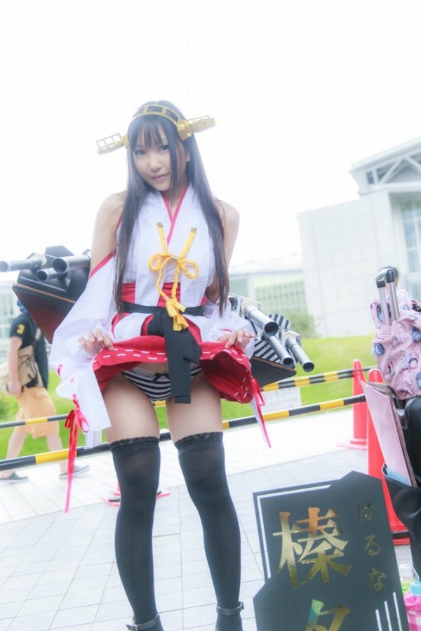  コスプレイヤー パンチラ画像！激シコな最高のパンティ！