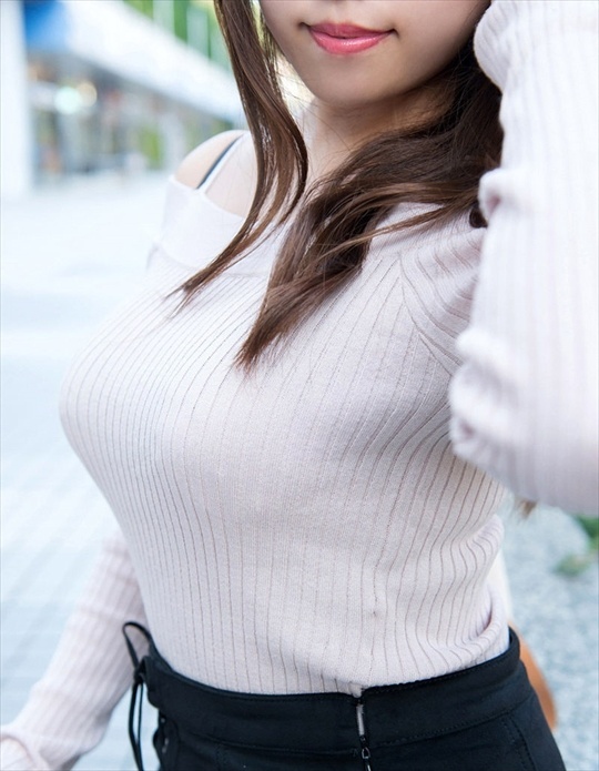 ニット巨乳画像！おっぱいがエロく見えるセーターが激シコ！ Cover Photo