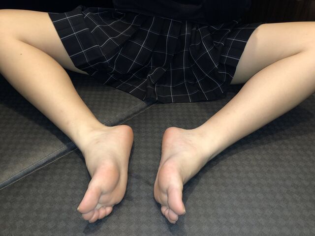  JK 臭そうな足裏・足指がエチエチ！