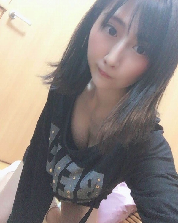  インスタ エロ画像！乳首出しヌード・おっぱいポロリの激シコハプニング！