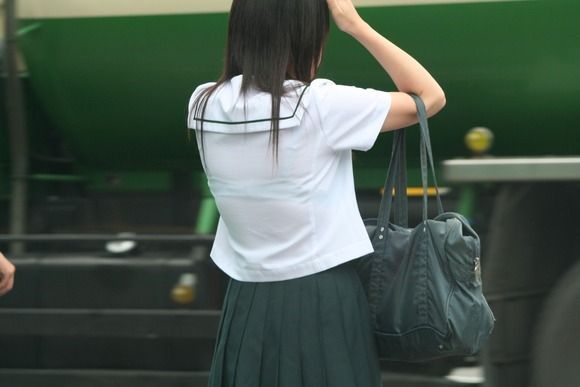  JK 透けブラ画像！透けちゃったブラジャードキドキ！
