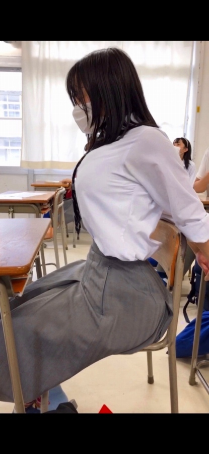  爆乳 JK画像！パンパンおっぱいの制服！