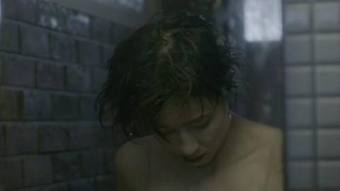  仲里依紗 ヌード画像！乳首丸出しや乳揉みの濡れ場！