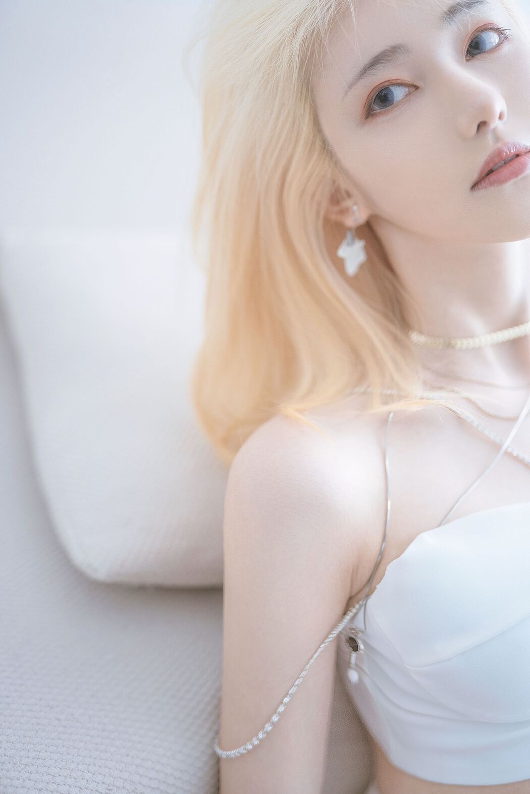 [Net Red COSER Photo] Anime Blogger Nan Tao Momoko - White Uniform