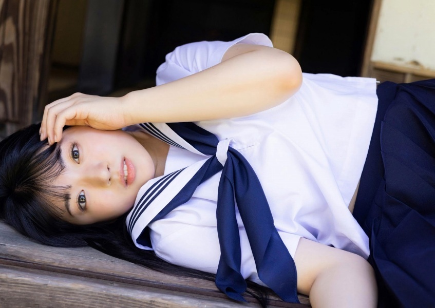  進藤あまね エロ画像！お宝胸チラ・ブルルンおっぱいが激シコGIF