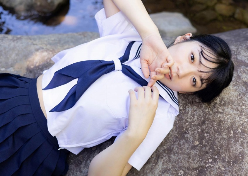  進藤あまね エロ画像！お宝胸チラ・ブルルンおっぱいが激シコGIF