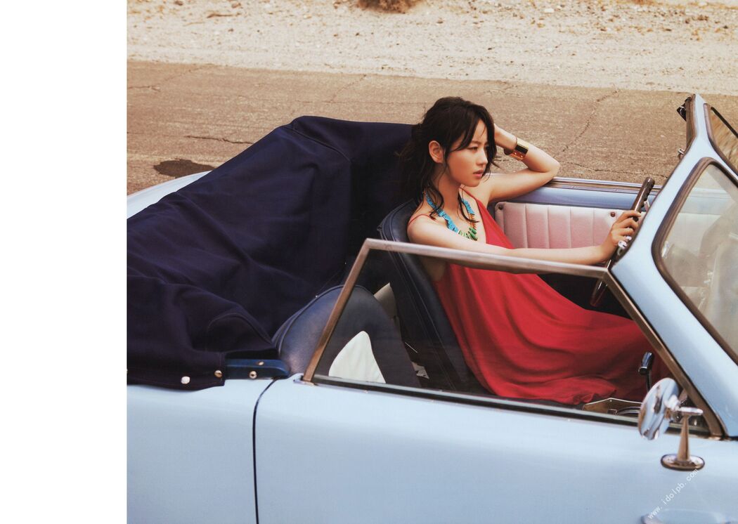 Maki Horikita "Dramatic" [PhotoBook]