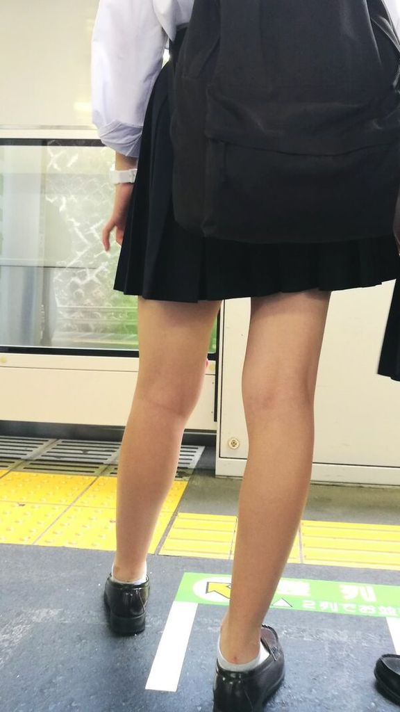  JK街撮り画像！ピチピチムチムチエチエチ制服姿！