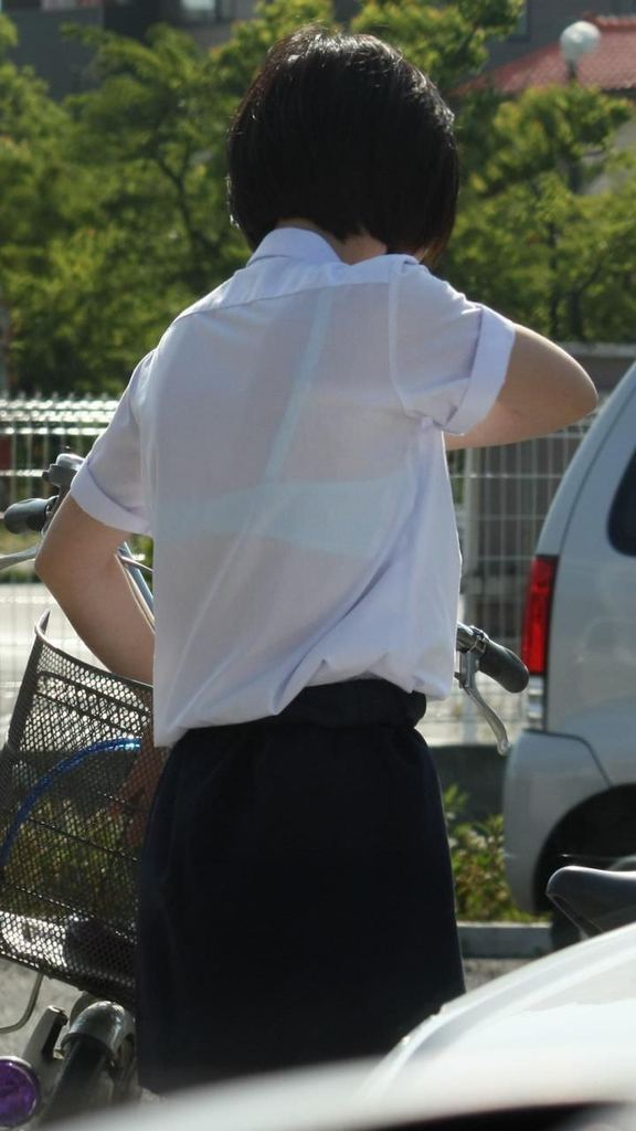  JK街撮り画像！ピチピチムチムチエチエチ制服姿！