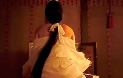  仲里依紗 ヌード画像！乳首丸出しや乳揉みの濡れ場！