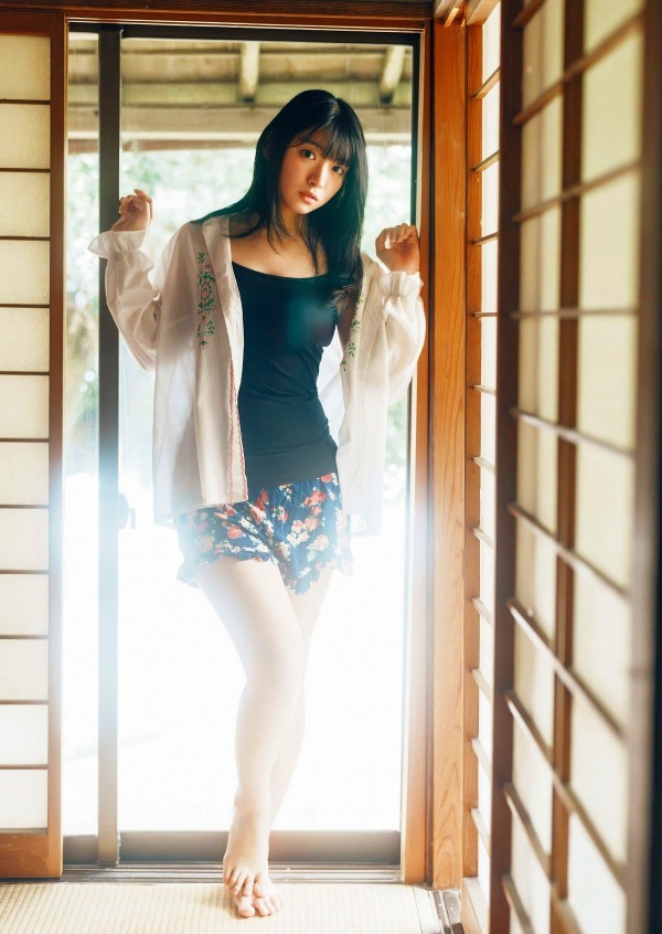  進藤あまね エロ画像！お宝胸チラ・ブルルンおっぱいが激シコGIF