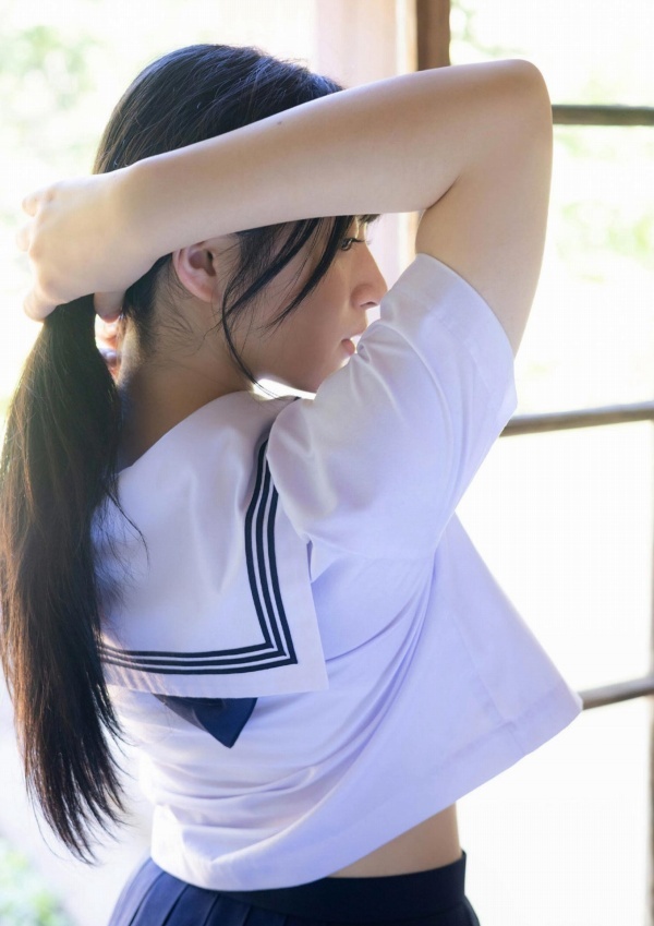 進藤あまね エロ画像！お宝胸チラ・ブルルンおっぱいが激シコGIF