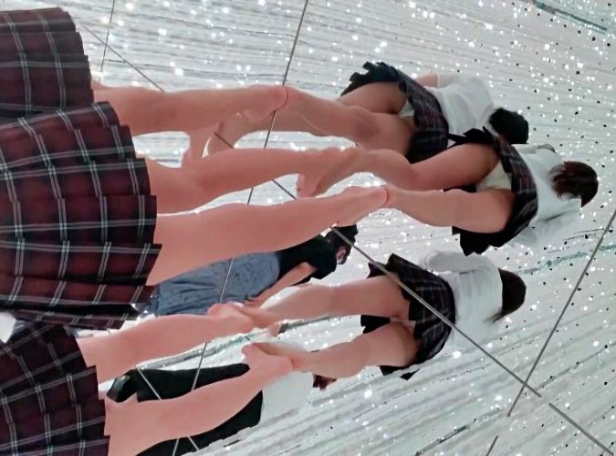  JKミニスカパンチラ画像！超ミニスカって感動だよな！