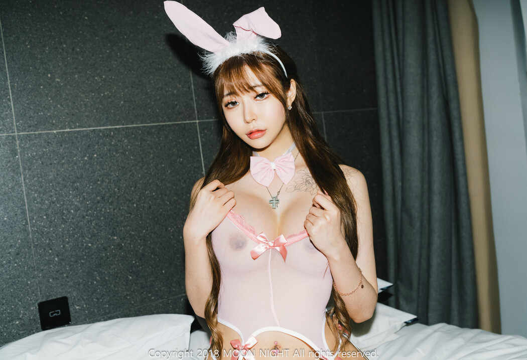 Min Harin 민하린, [Moon Night Snap] ‘G컵 (왕쮸쮸) G-Cup Big breasts’