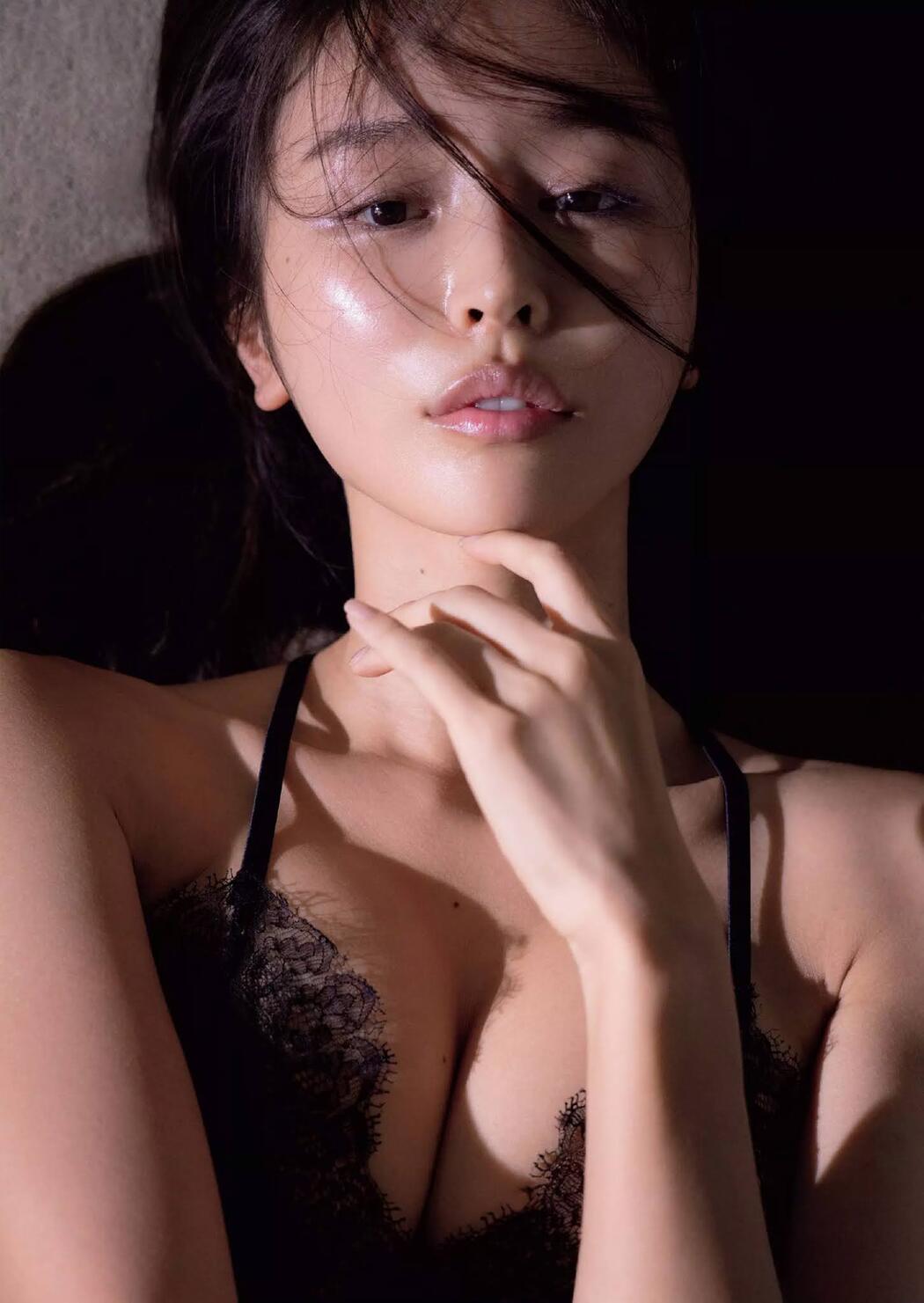 Hitomi Kaji 加治ひとみ, Weekly Playboy 2020 No.50 (週刊プレイボーイ 2020年50号)