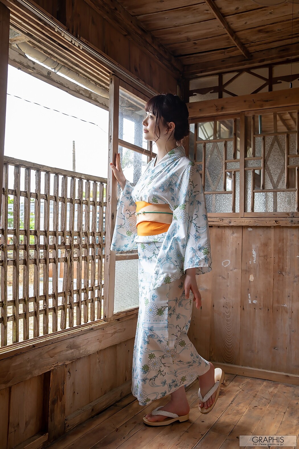 Towa Satsuki 沙月とわ, [Graphis] Gals 「ETERNAL MOON」 Vol.02