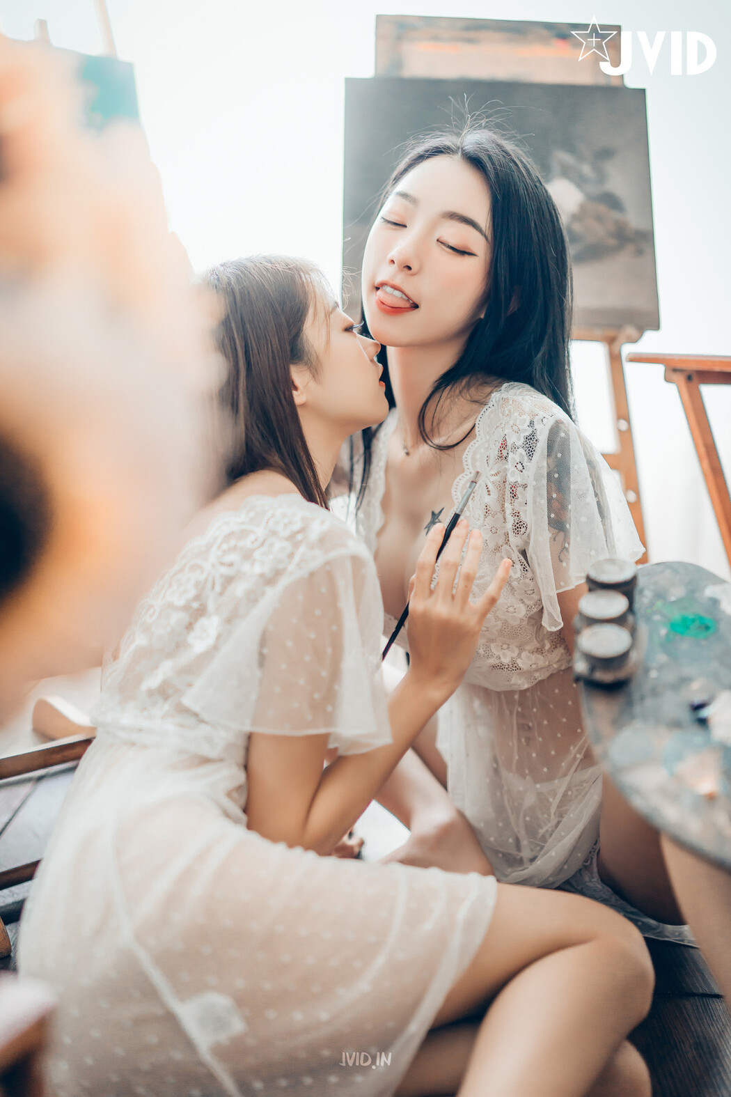 JVID精品 飄飄 妍妍 百合花神の美少女 最色色嘗試 辰辰特別客串！色色最大突破 Set.01