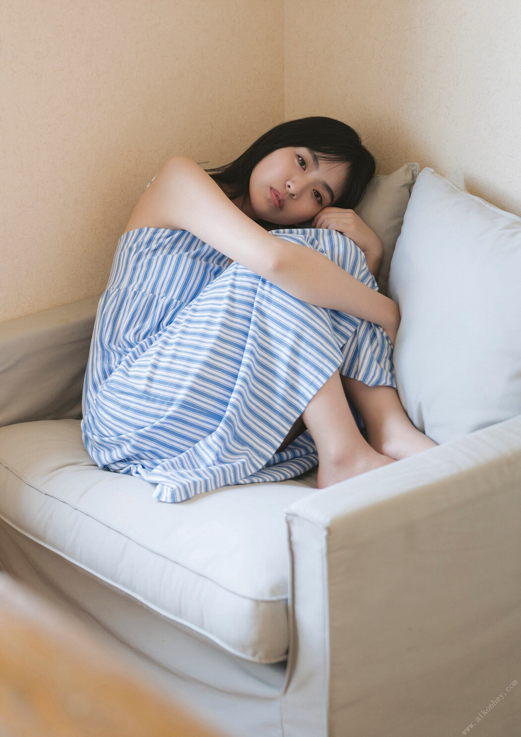 Runa Toyoda 豊田ルナ, STRIKE! デジタル写真集 「想わば、ゆえに君の町まで。」 Set.01