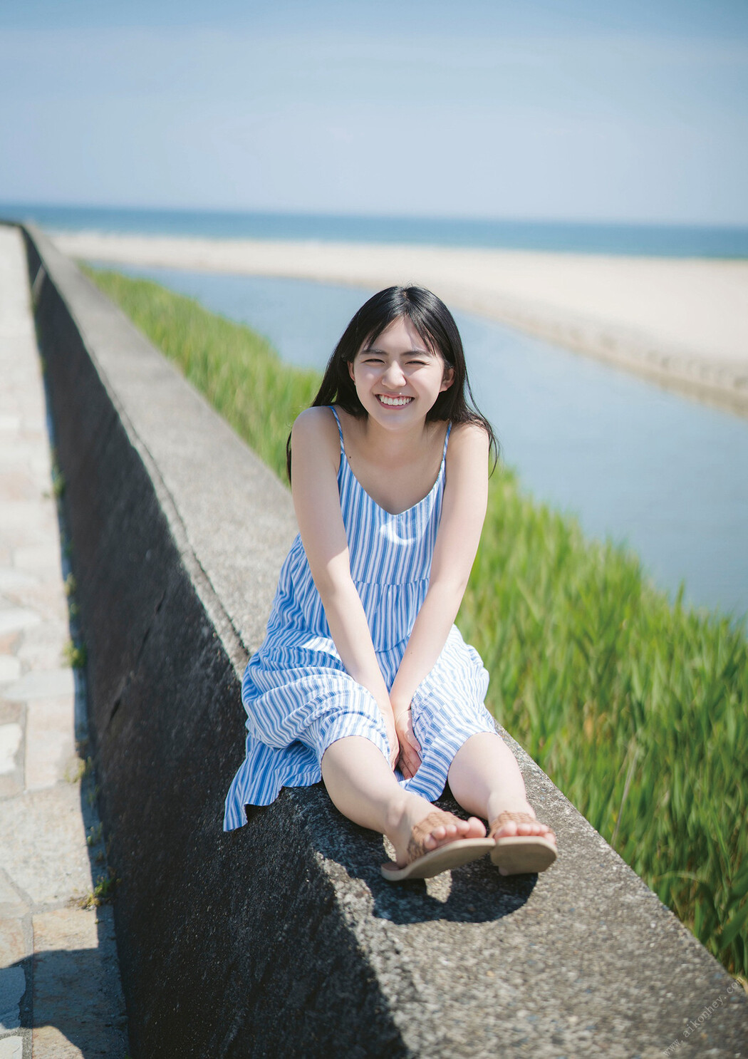 Runa Toyoda 豊田ルナ, STRIKE! デジタル写真集 「想わば、ゆえに君の町まで。」 Set.01