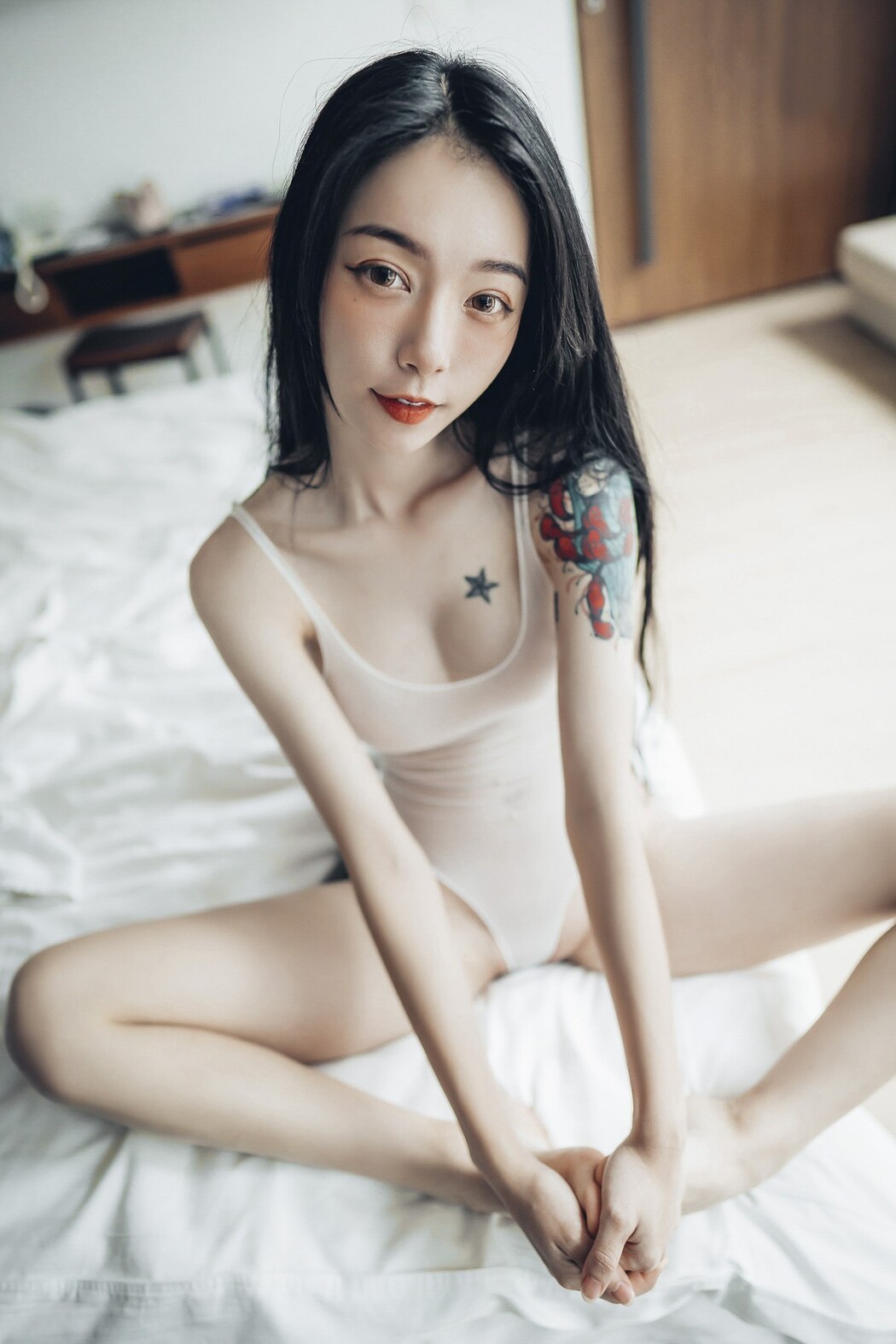 JVID精品 情色國王遊戲🔞比賽寫真情色大突破🔥 飄飄 辰辰 挑戰大家從沒有看過的她們 內容絕對厲害!!超誠意尺度滿滿的國王視角❤️讓兩位女神服侍 誰才是國王 Set.02