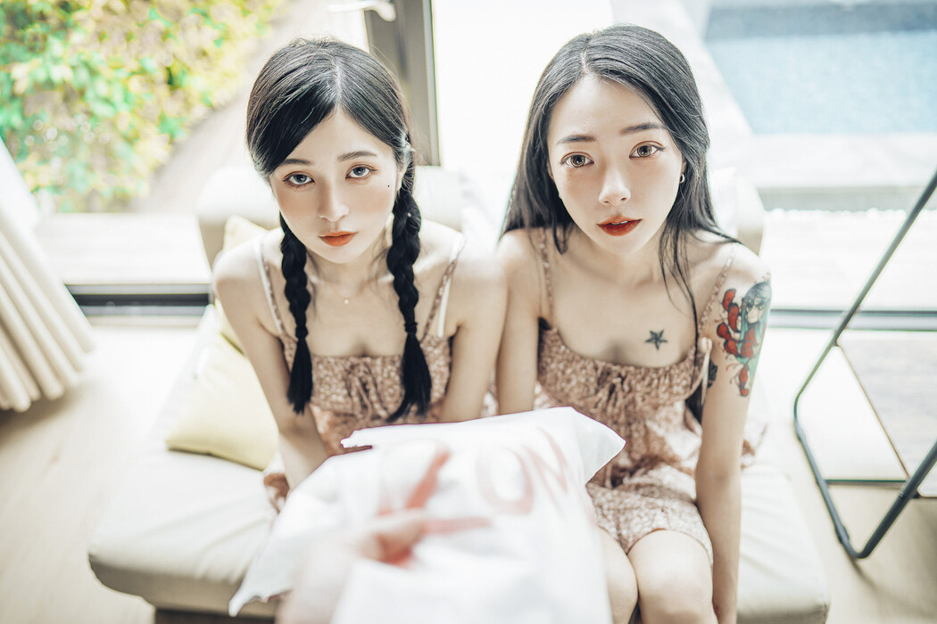JVID精品 情色國王遊戲🔞比賽寫真情色大突破🔥 飄飄 辰辰 挑戰大家從沒有看過的她們 內容絕對厲害!!超誠意尺度滿滿的國王視角❤️讓兩位女神服侍 誰才是國王 Set.01 Cover Photo