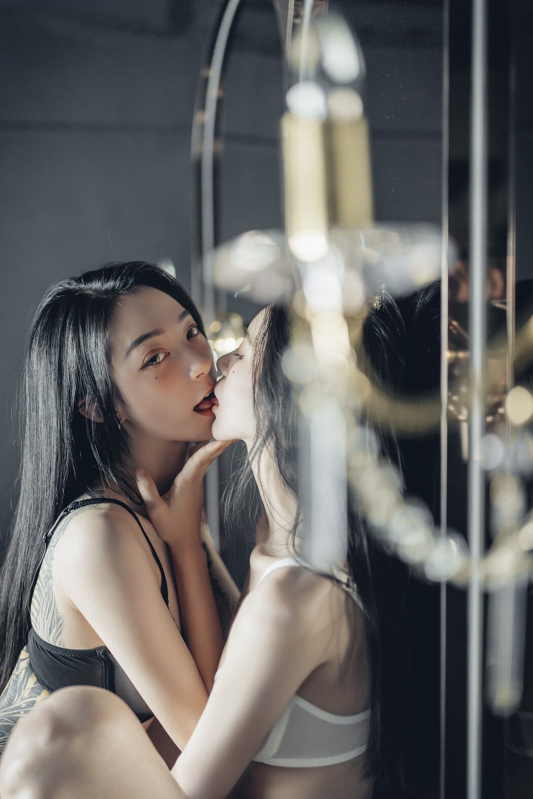 JVID精品 情色國王遊戲🔞比賽寫真情色大突破🔥 飄飄 辰辰 挑戰大家從沒有看過的她們 內容絕對厲害!!超誠意尺度滿滿的國王視角❤️讓兩位女神服侍 誰才是國王 Set.03