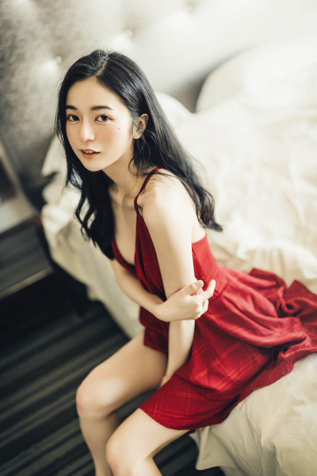 JVID精品 🔞仙仙辰 透明罩衫 透明駱駝蹄內褲 濕潤黑絲 我的女友 這次有點色😈有點甜 Set.01