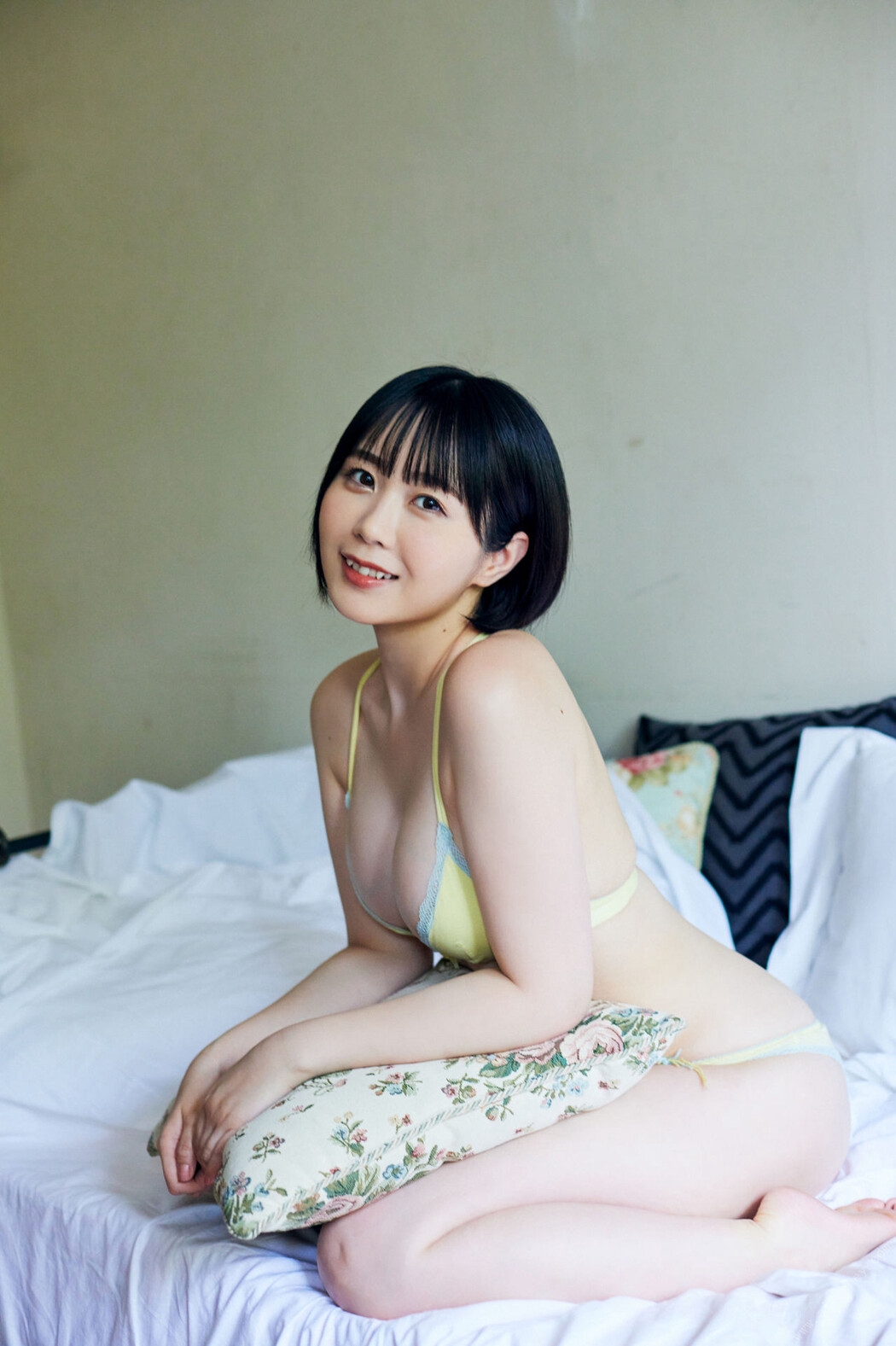 Yuki Yomichi 夜道雪, ＦＲＩＤＡＹデジタル写真集 「人気声優のマシュマロボディ」 Set.04