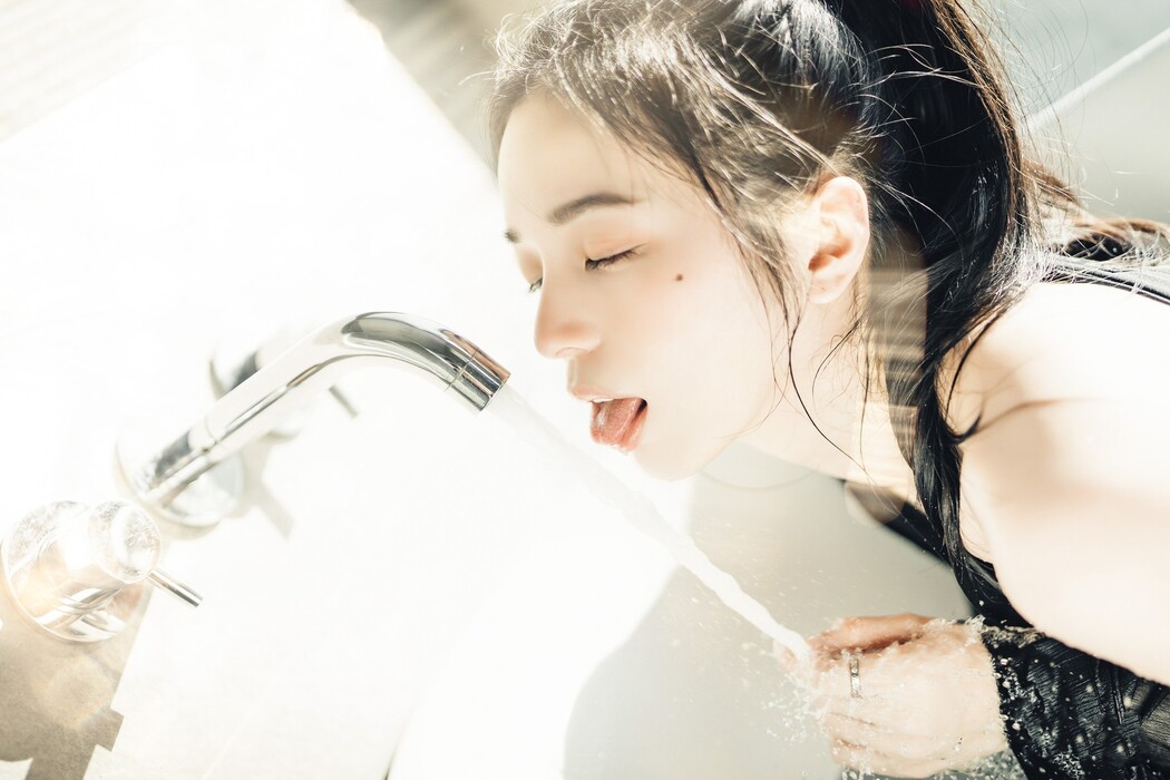 JVID精品 🔞仙仙辰 透明罩衫 透明駱駝蹄內褲 濕潤黑絲 我的女友 這次有點色😈有點甜 Set.02