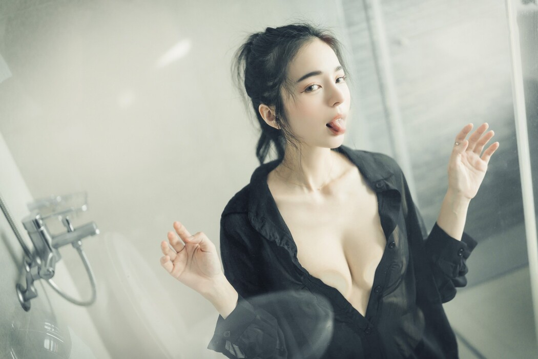 JVID精品 🔞仙仙辰 透明罩衫 透明駱駝蹄內褲 濕潤黑絲 我的女友 這次有點色😈有點甜 Set.02
