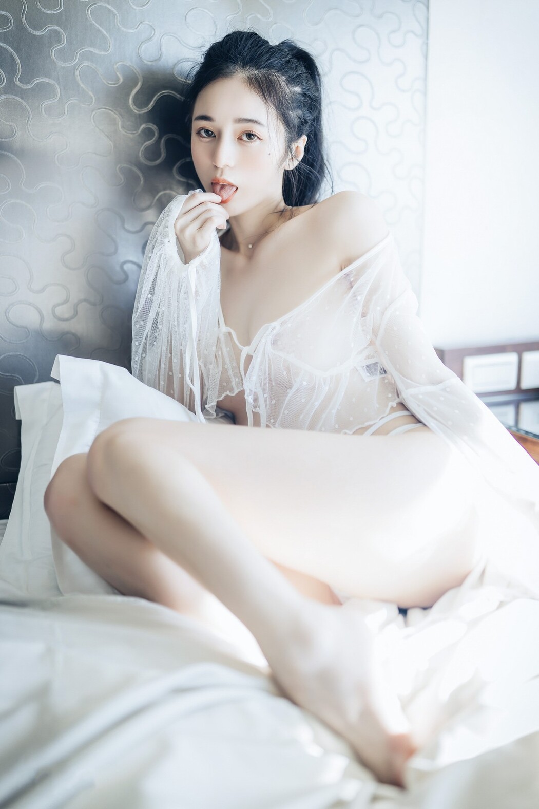 JVID精品 🔞仙仙辰 透明罩衫 透明駱駝蹄內褲 濕潤黑絲 我的女友 這次有點色😈有點甜 Set.01