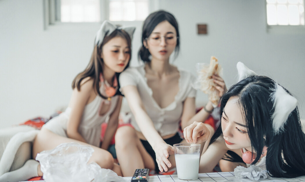 JVID精品 三位女神全裸合體🔞 宅女辰辰與她的兩隻貓咪飄飄 妍妍的性生活❤️ Vol.01 Set.01
