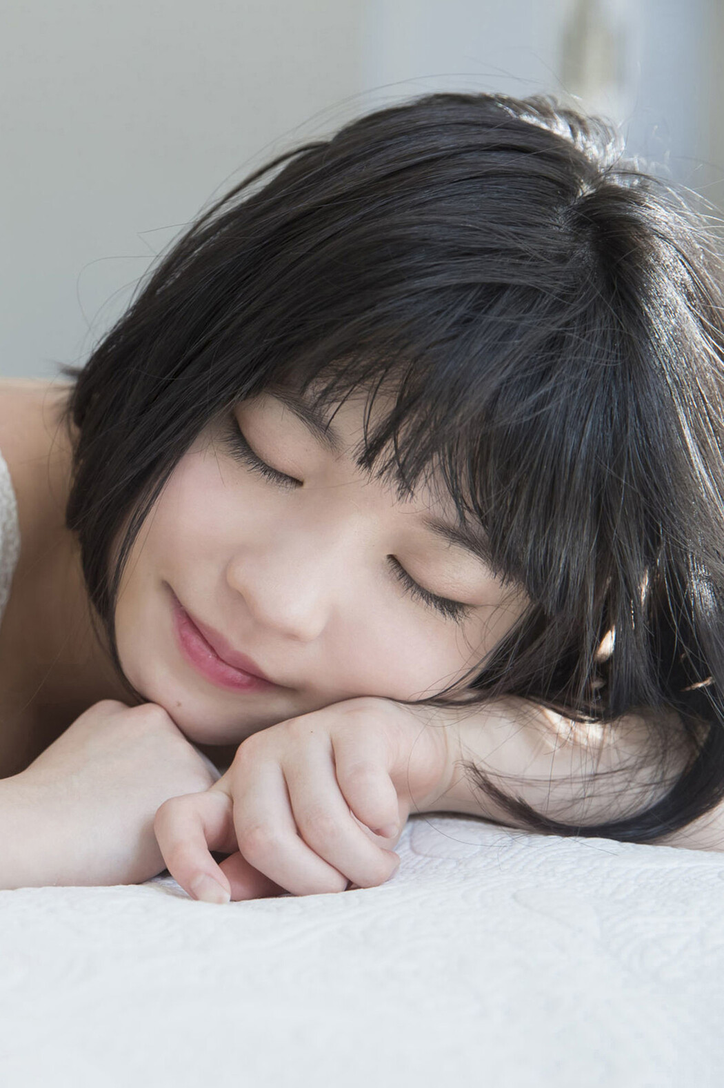 Nagi Nemoto 根本凪, ＦＲＩＤＡＹデジタル写真集 「緑のシンデレラ」 Set.01