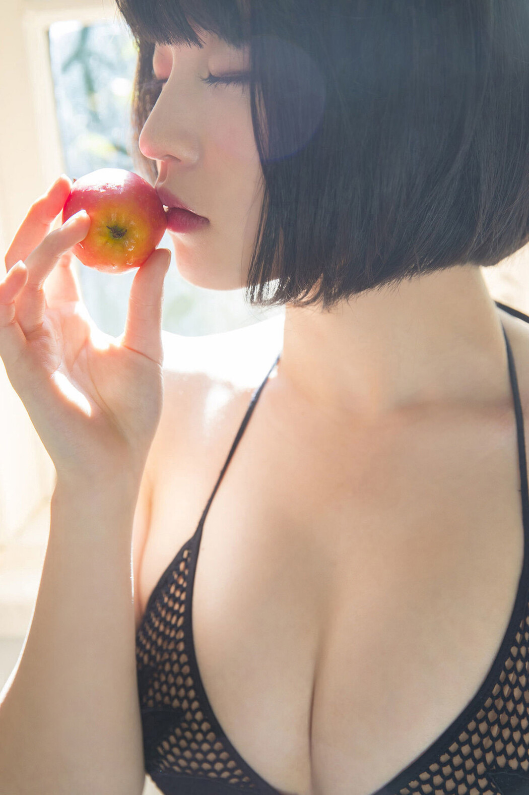 Nagi Nemoto 根本凪, ＦＲＩＤＡＹデジタル写真集 「緑のシンデレラ」 Set.02