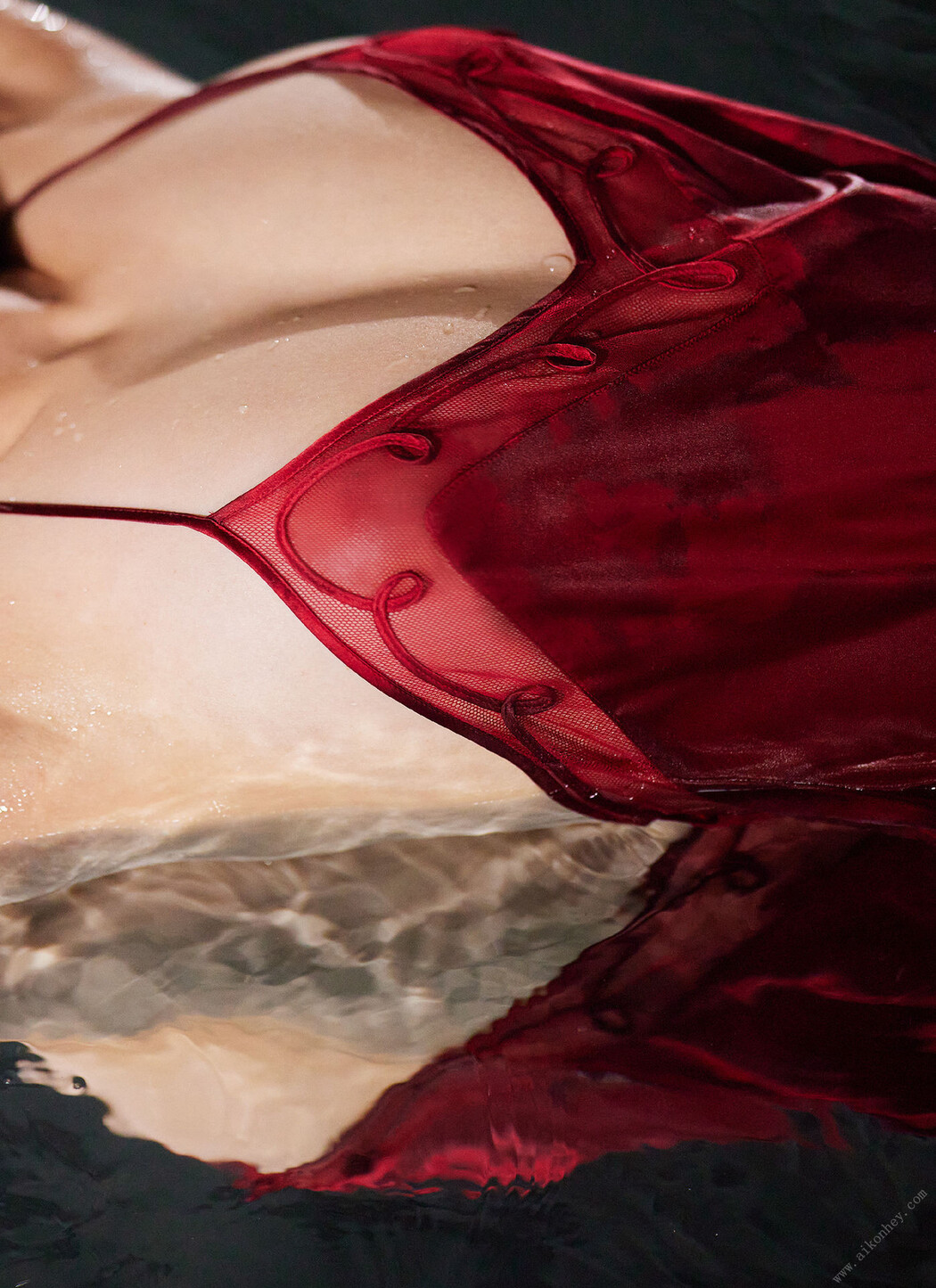 Sayaka Nitori 似鳥沙也加, TSUTAYA限定 似鳥沙也加 PhotoBook 「PURE」 Set.02