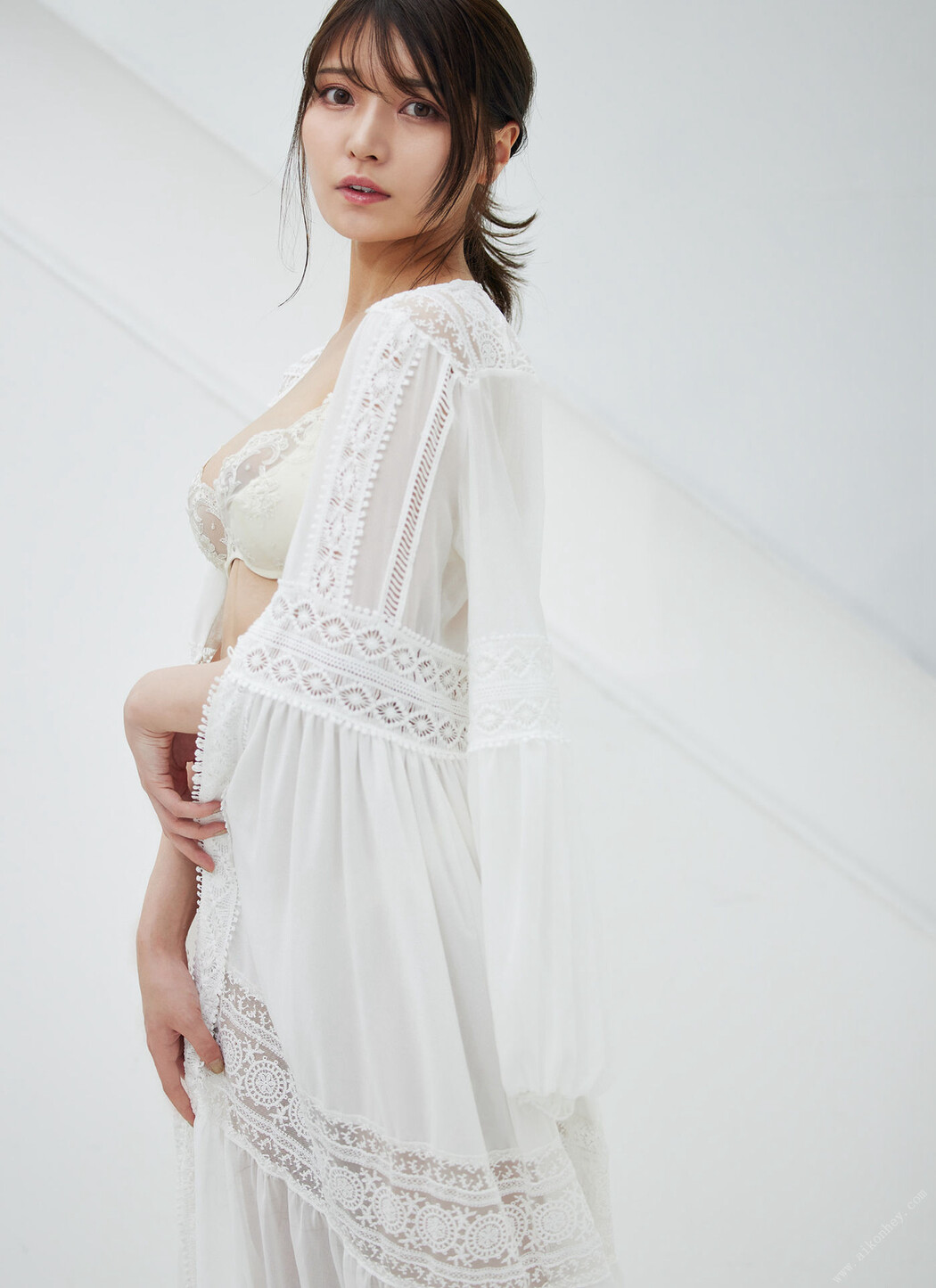 Sayaka Nitori 似鳥沙也加, TSUTAYA限定 似鳥沙也加 PhotoBook 「PURE」 Set.02